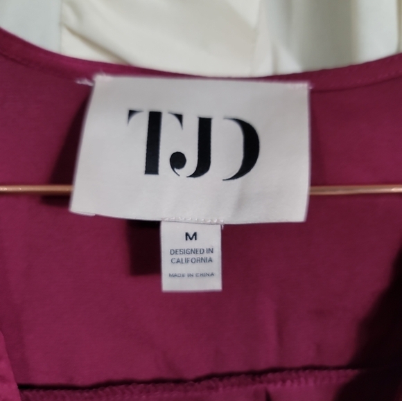 The Jetset Diaries Nico Ruffle Satin Blouse Medium Berry - Picture 4 of 8